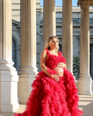 Anaïs Quadratus Instagram - Mon fabuleux shooting de princesse avec @flyingdressfrance 🩷
Je n’ai pas réussi à choisir, quelle est votre préférée ? 🥹

💄 : @makeupbynsr.l 

#shooting #shootinggrossesse #pregnantstyle #pregnantbelly