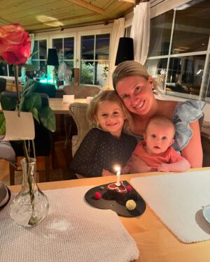 Andrea Sestini Hlaváčková Instagram - Nase vysnena kazdorocni dovolena v Rakousku ❤️ Letos extremne potrebna i proto tak dlouha 😘 
#lifewithmybea #lifewithmybibi #familytime #austria