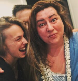 Aneta Krejčíková Instagram - Přátelství…

Ocelová křehkost.

Štěstí, které mám.

Bez podmínek, upřímně, v dobrém i ve zlém a hlavně v lásce.. máme flow co nezačíná a nekončí❤️

DĚKUJU!!!!🙏🏻

Vztahy jsou totiž to největší bohatství, které máme. Slýchám to od svýho dědy od dětství a dávám mu za pravdu. Je to totiž skvělá investice🤝