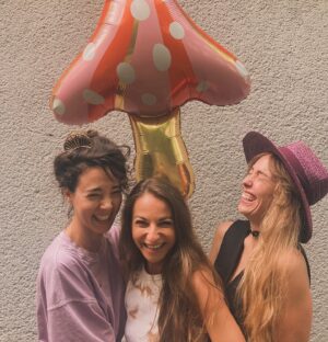 Aneta Krejčíková Instagram - Přátelství…

Ocelová křehkost.

Štěstí, které mám.

Bez podmínek, upřímně, v dobrém i ve zlém a hlavně v lásce.. máme flow co nezačíná a nekončí❤️

DĚKUJU!!!!🙏🏻

Vztahy jsou totiž to největší bohatství, které máme. Slýchám to od svýho dědy od dětství a dávám mu za pravdu. Je to totiž skvělá investice🤝