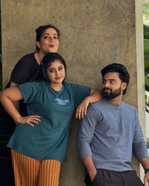 Angelina Lysen Instagram - 😍😍❤️🫂
@asianet #ethojanmakalpanayil 
📸 @__nandhan_____ 

#instagram #love #friendship #happy