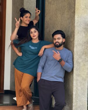 Angelina Lysen Instagram - 😍😍❤️🫂
@asianet #ethojanmakalpanayil 
📸 @__nandhan_____ 

#instagram #love #friendship #happy