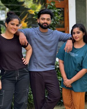 Angelina Lysen Instagram - 😍😍❤️🫂
@asianet #ethojanmakalpanayil 
📸 @__nandhan_____ 

#instagram #love #friendship #happy