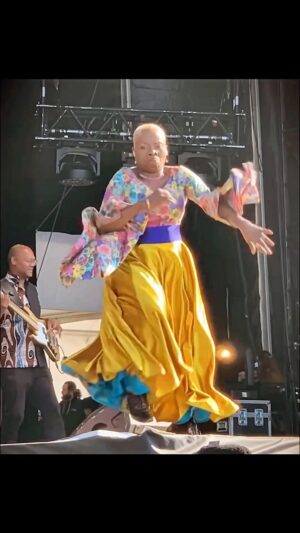 Angélique Kidjo Instagram - 💃🏿Pure #JOY yesterday!💃🏿 @fetedelhumanite #patapata
🎥 @sonianarang 
@davido @david_donatien @gregorylouis971 @thierryvatonofficiel @justwody @amenviana @audioprocess