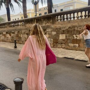 Angy Fernández Instagram - Última escapada del verano con mi familia elegida 
@ainoagrc 
@albabloom 
#Menorca 
💙🦋🤲🏻
Gracias @lagoresortme @arenabeachme 🌞
34, allá vamos 💫