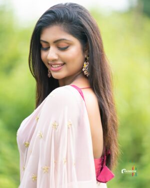Anjana Srinivas Instagram - 🩷🥰🩷

#rainbowphotography #anjana #sareelove #pinklove