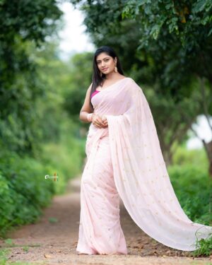 Anjana Srinivas Instagram - 🩷🥰🩷

#rainbowphotography #anjana #sareelove #pinklove