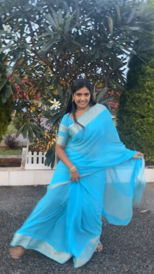 Anjana Srinivas Instagram - 🥰

#chuttamallechuttestundhi❤️✨ #devara #teluguactress #telugusongs #tredingreels