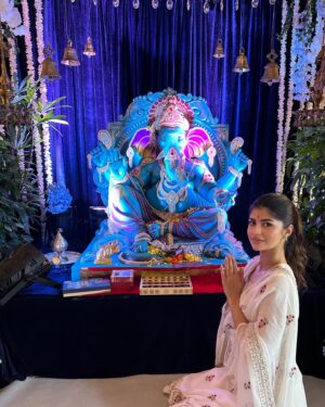 Anjini Dhawan Instagram - Ganpati Bappa Morya❤️🙏🏻🥰✨