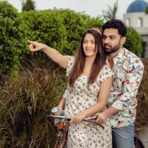 Anju Jadhav Instagram - “The best thing to hold onto in life is each other.”

Inhouse Team

Designer Outfits: @viiracouture 
Choose outfits that complement each other and the theme of your shoot. Coordinated colors and styles can make your photos more cohesive.

Makeup and Hair: @rupesh_makeup @nilima.05 
Opt for makeup and hairstyles that enhance your natural beauty and match the vibe of your outfits. Discuss with your stylist to create looks that are both flattering and photogenic.

#PreWeddingShoot
#PreWeddingPhotography
#PreWeddingInspiration
#PreWeddingIdeas
#PreWeddingPhoto
#PreWeddingDay
#PreWeddingLove
#PreWeddingMoments
#PreWeddingVibes
#preweddingcoupleshootinindia 
#Photography
#Photoshoot
#CoupleGoals
#LoveStory
#RomanticShoot
#InstaLove
#InstaCouple
#PhotoOfTheDay
#instagood