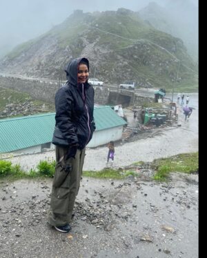 Ankita Shrivastav Instagram - I  may be smiling for you but deep within my bones are playing the xylophone. #freezing 🥶❤️