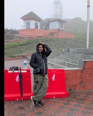 Ankita Shrivastav Instagram - I  may be smiling for you but deep within my bones are playing the xylophone. #freezing 🥶❤️