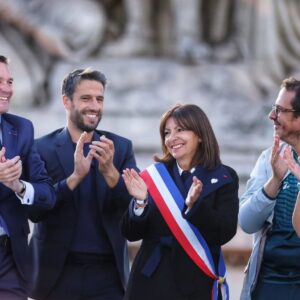 Anne Hidalgo Instagram - La dernière danse des Jeux de Paris 2024 ! ✨

Après avoir vibré tout l'été, les Parisiennes et les Parisiens etaient encore nombreux aujourd'hui pour célébrer nos athlètes et tous celles et ceux qui ont contribué au succès de ces Jeux populaires !

Les athlètes olympiques et paralympiques, ensemble sur la plus belle avenue du monde, merci !

📷 Guillaume Bontemps / Ville de Paris