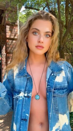 Anne Winters Instagram - Embrace having insecurities- which in turn makes u NOT insecure. The only time I was “secure” I almost died.. let our bodies be healthy and celebrated.