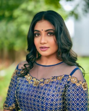 Anshita Akbarsha Instagram - “Happiness is not something ready-made. ...✨
Stylist: @keziah-costume-stylist
Outfits: @labelrae
Jewel: @chennai-jazz
Makeup: @iniyamakeover 
📸 @prasami_photography 
#bebeautiful #behappy #love #smile #bepositive #vijaytv #vijaytvshow #anshitha #cwc #chellamma