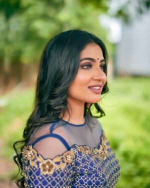 Anshita Akbarsha Instagram - “Happiness is not something ready-made. ...✨
Stylist: @keziah-costume-stylist
Outfits: @labelrae
Jewel: @chennai-jazz
Makeup: @iniyamakeover 
📸 @prasami_photography 
#bebeautiful #behappy #love #smile #bepositive #vijaytv #vijaytvshow #anshitha #cwc #chellamma