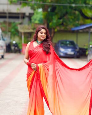 Antara Mitra Instagram - Red ♥️❤️