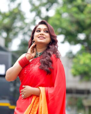 Antara Mitra Instagram - Red ♥️❤️