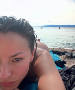Actress Antonia Giesen HD Instagram Photos and Wallpapers September 2024