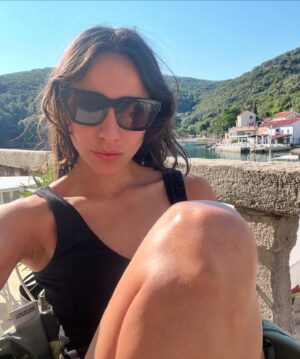 Antonia Giesen Instagram - Por siempre el sol.