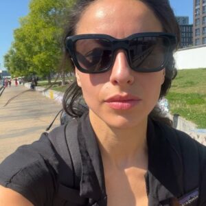 Antonia Giesen Instagram - Gente ávida de los espacios colectivos, de hacer cosas que no importan pero que urge hacerlas, gozosas de la risa, de pensar y de crear cosas, me voy a Chile por una temporada más larga!! Así que amiguit@s audiovisuales estaré algo disponible para hacer y crear las tonteritas que nos gustan!!