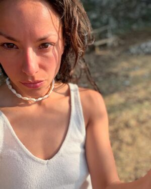 Antonia Giesen Instagram - Gente ávida de los espacios colectivos, de hacer cosas que no importan pero que urge hacerlas, gozosas de la risa, de pensar y de crear cosas, me voy a Chile por una temporada más larga!! Así que amiguit@s audiovisuales estaré algo disponible para hacer y crear las tonteritas que nos gustan!!
