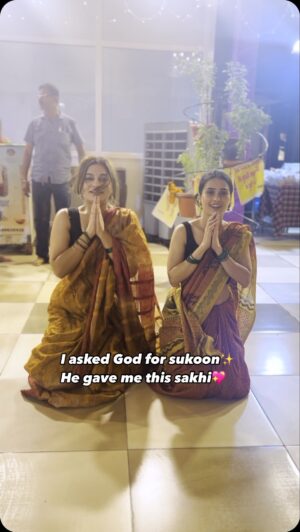 Anushka Kaushik Instagram - Tag your sakhi🥹💌
.
.
.
#girlfriends #friendship #temple #girlpower