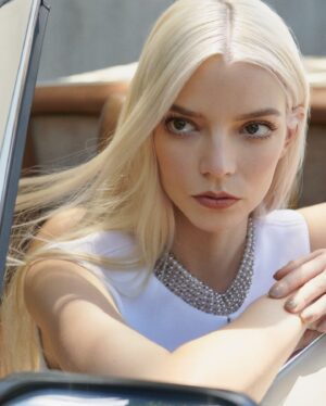 Anya Taylor-Joy Instagram - A little Miss Dior for @elleaus with the wonderful @pamela_hanson 🪷

Thank you for a marvellous day, Bartok was thrilled 🌷

@dior