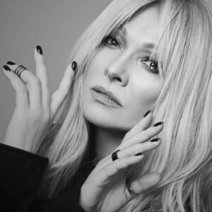 Anzhelika Agurbash Instagram - Ранена,но жива...

Songwriter - Deema Loren
Music Production & Sound Design - Oleg Sashko
Photo - Ruslan Elguest
Style - Ivan Subota
@deemaloren @sashko_oleg @elquest @ivansubota @perpetuummusic #раненаножива #премьера #любовь #сентябрь