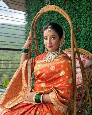 Apurva Nemlekar Instagram - .
Heritage swag ❤️
.
Makeup - @manishakolge_makeup_artist 
Hairstylist - @manisha_kolge_academy 
Costume stylist - @manasi_rane_96 
Saree - @designer_kazbee 
Jewellery - @sorayaajewels_ 
.
#apurvanemlekar #ganeshotsav #starpravahganeshotsav2024 #khajinabappachyagoshtincha