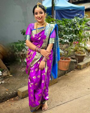 Apurva Nemlekar Instagram - .
All set ready for “Star Pravah Ganeshotsav 2024”…
On 1st Sept at 7pm only on @star_pravah 
.
Makeup - @manmeet_makeup_artist9201 
Costume by: @harshalds
@reema_dsouza18  @raj_rajpurohit11
.
#apurvanemlekar #ganeshotsav #starpravahganeshotsav2024 #khajinabappachyagoshtincha