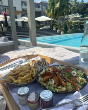 Arabella Chi Instagram - St Tropez Dump 🇫🇷 (swipe to last side for a nosey intruder to our lunch)