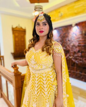 Arathy Sojan Instagram - 🌟
Makeup @saneeshts737 ❤️