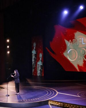 Arcelia Ramírez Instagram - Fue un honor participar este fin de semana en la Ceremonia de los Arieles que celebran al Cine Mexicano, entregándole a la familia de Busi Cortes el merecido Ariel de Oro que le otorgó @academiacinemx por su importante legado! 
Gracias por siempre Busi! ♥️

.

Muchas gracias por acompañarme a:
@carlospinedamx 
@alersundi 
@dangelojoyeria 
@iconique.jewels