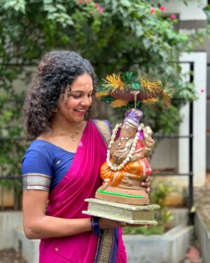 Archana Kumar Instagram - இனிய விநாயகர் சதுர்த்தி வாழ்த்துகள் 🫶🏼♥️✨

Pc: @_raj27__ annaaa🫶🏼
#akkapasanga #mylittlemunchkins #ganeshchathurthi #archu #archanakumaar