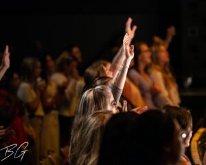 Arielle Reitsma Instagram - HUNTSVILLE, AL ❤️🥹
words can’t express how much we loved being with you last night. we felt your hearts for Jesus and it made us incredibly emotional. thank you for coming. thank you for loving us. we love you so much.
Glory to Jesus forever and ever.

worship led by the talented the gifted the anointed @j.salabarriamusic 

@girlsgonebible live tour, tickets at girlsgonebible.com/tour