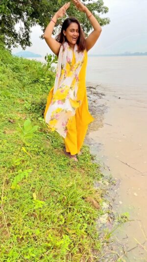 Arpita Kar Instagram - ନଈ କୂଳେ ମୋ ଘର