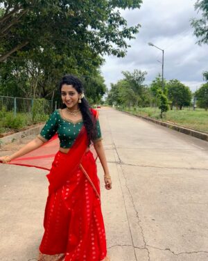 Arsha Baiju Instagram - Bengaluru Naatkal♥️ 
#dhawani 
📸 @navaneeth._.s 
Accessories @menorah_jewellers
Blouse stitching @zoandzi_by_sanam