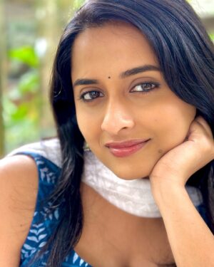 Arthana Binu Instagram - 👀💙🦋
.
.
PC: @akashvh