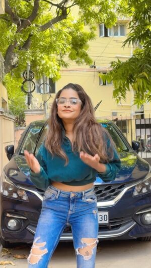 Arunima Sudhakar Instagram - Let’s all groove to this hookstep 🎉
#enaalukubirthday 🎉
@manichandra_official