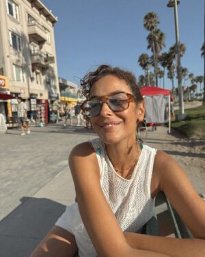 Arzum Onan Instagram - Biraz aşağıdan, biraz yukarıdan.. #venice 😎🤩 
@dsibellll 😘