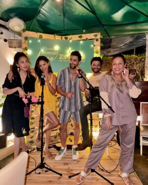 Ashita Dhawan Instagram - Ek band jo sabki band baja dega😉
Booking is open 🥁 🎸 🎤 
Happy Birthday Fahm-Let’s Jam😍
#thefamjamband
.
.
#happybirthdayfahmaan #birthdayboy #Alisters #famjamband #humpaanch #birthdayfun #happypeople #dhawanswhoarehappy #fahmaankhan
