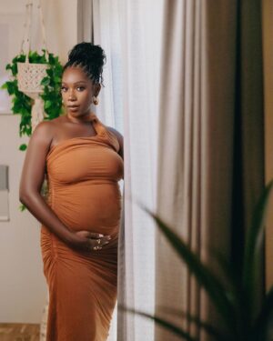 Ashley Blaine Featherson Instagram - Closer To God Than I’ve Ever Been🤍✨

We’ve Come A LONG WAY Baby Girl & I Can’t Wait To Embark On Our Earth-Side Journey Together. I Have No Doubt That We Were Made For One Another! Oh, The Places We’ll Go My Forever My Girl!