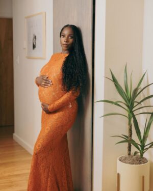 Ashley Blaine Featherson Instagram - Closer To God Than I’ve Ever Been🤍✨

We’ve Come A LONG WAY Baby Girl & I Can’t Wait To Embark On Our Earth-Side Journey Together. I Have No Doubt That We Were Made For One Another! Oh, The Places We’ll Go My Forever My Girl!