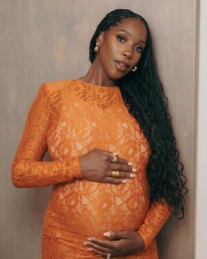 Ashley Blaine Featherson Instagram - Closer To God Than I’ve Ever Been🤍✨

We’ve Come A LONG WAY Baby Girl & I Can’t Wait To Embark On Our Earth-Side Journey Together. I Have No Doubt That We Were Made For One Another! Oh, The Places We’ll Go My Forever My Girl!
