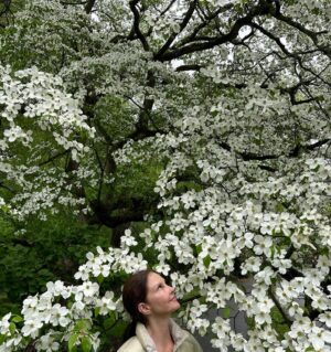 Ashley Judd Instagram - Reflecting on small bits of beauty from this summer. 
🌺 🪻🌼