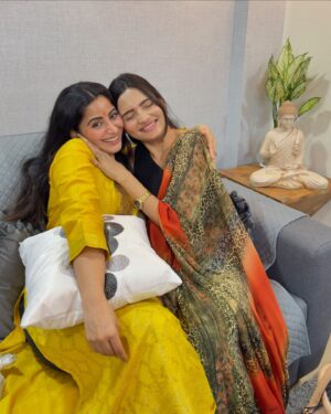 Ashna Kishore Instagram - Sada pyaar tut gaya ve !! #StoryOfOurLives #PyaarBachaHiNahi ❤️
#AishwaryaSharma #AshnaKishore #bffs #goals