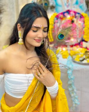 Ashna Kishore Instagram - Mann Mohanaa… 💛😇🪈🦚🙏🏻🧿
