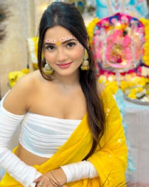 Ashna Kishore Instagram - राधा के हृदय में श्री कृष्ण
राधा की साँसों में श्री कृष्ण
राधा में ही हैं श्री कृष्ण
इसीलिए दुनिया कहती हैं
राधे-कृष्ण राधे-कृष्ण 🧿🦚🥰💗🙌🏻

राधा अष्टमी की हार्दिक शुभकामनाएं ✨😇💗🙏🏻