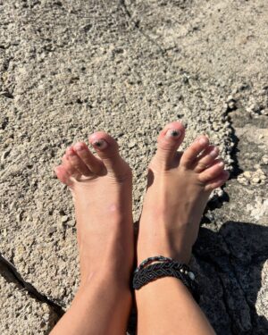 Asia Ortega Instagram - Así mismo🩵 en mi ✨